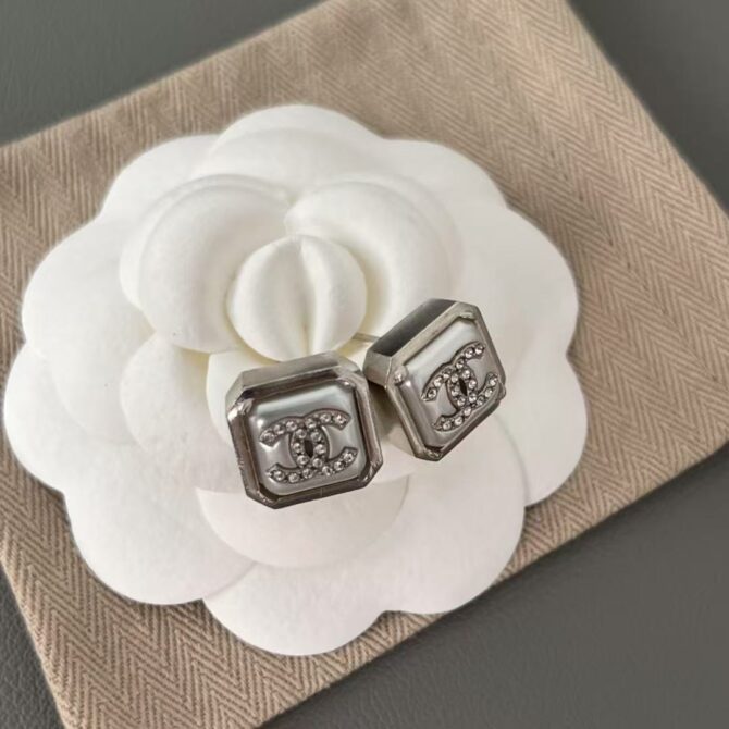 Chanel earrings square(Replica) - Image 2