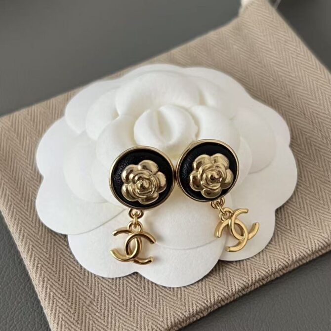 Chanel earrings circle flower(Replica) - Image 2