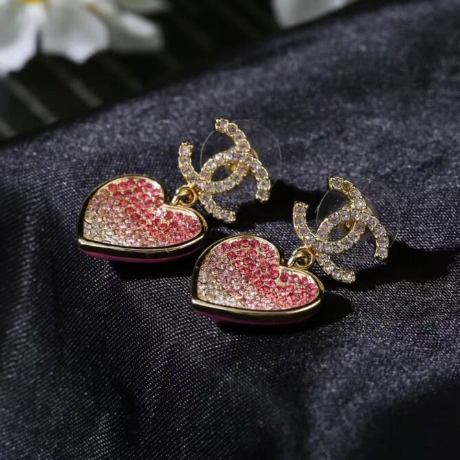 Chanel earrings cc sparkling pink heart sparkling (Replica) - Image 6