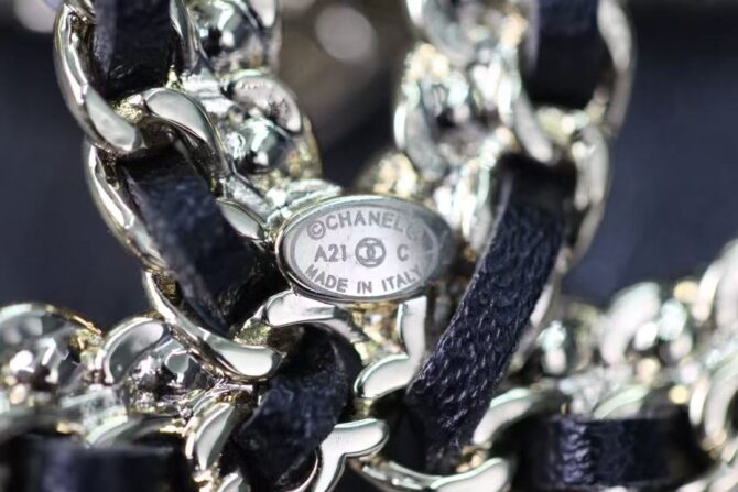 Chanel earrings  (Replica) - Image 4