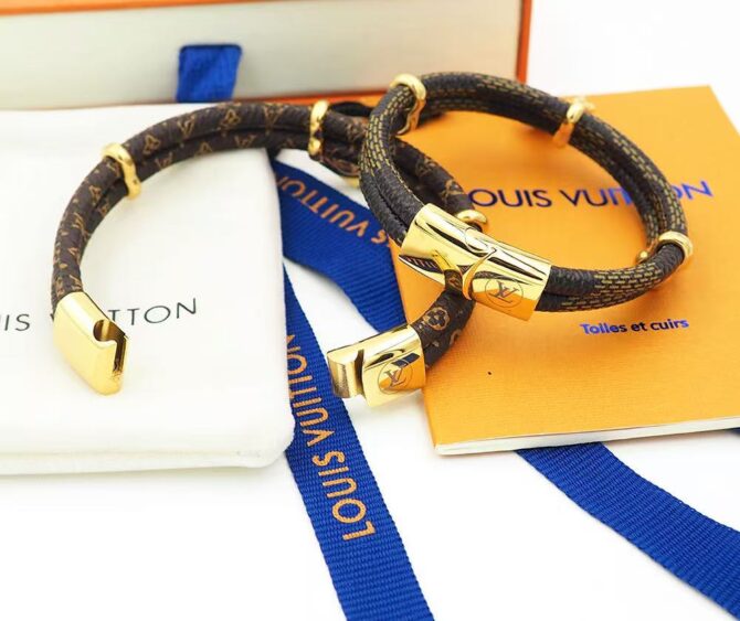 Cuir double lock it  (Replica) - Image 9