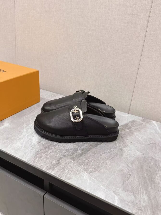 Sabot plat LV cosy cuir  (Replica) - Image 4