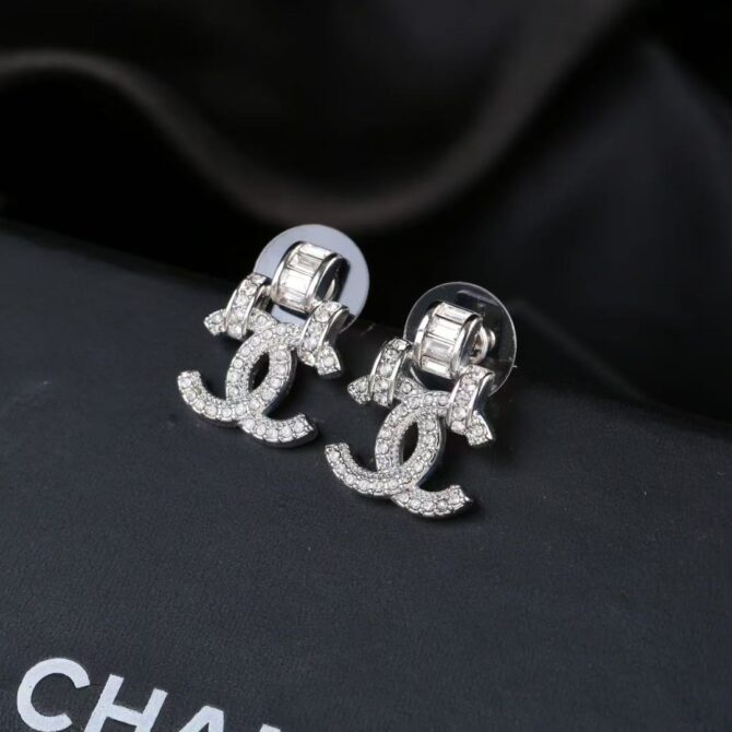 Chanel earrings cc sparkling(Replica) - Image 3