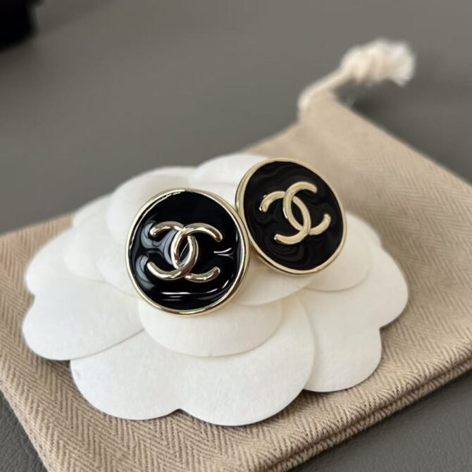 Chanel earrings circle black (Replica) - Image 3