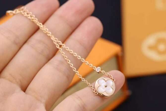 Sun Color Blossom BB, rose gold(Replica)