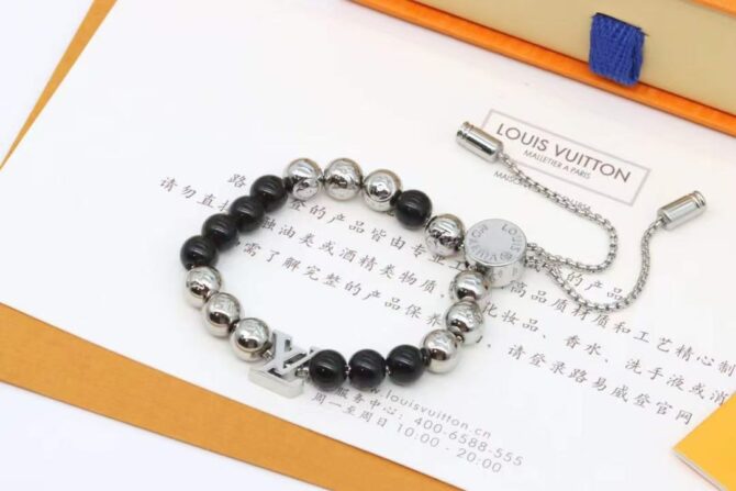 Monogram beads black pearls (Replica) – Image 5