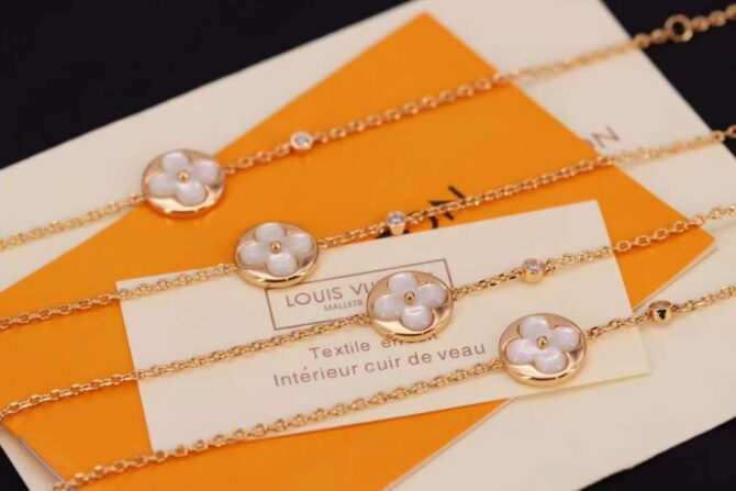 Sun Color Blossom BB, rose gold(Replica) – Image 9