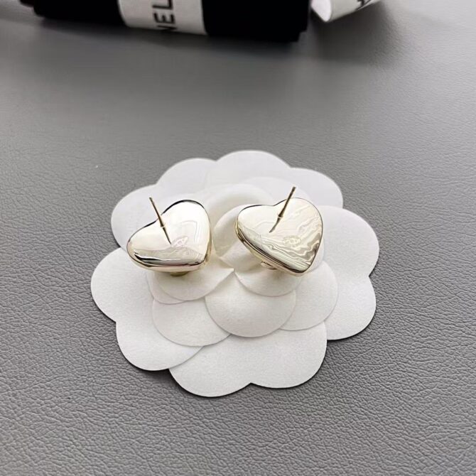 Chanel earrings cc heart(Replica) - Image 9