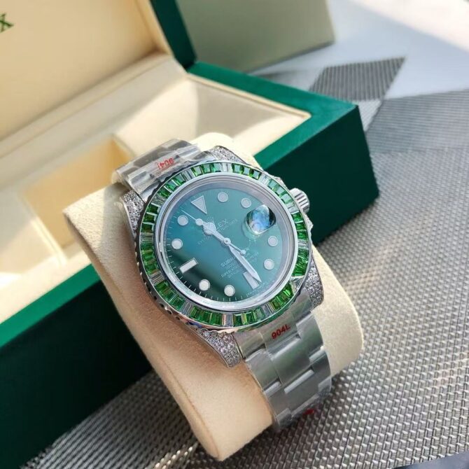 Submariner Date, emerald & diamonds(Replica) - Image 6