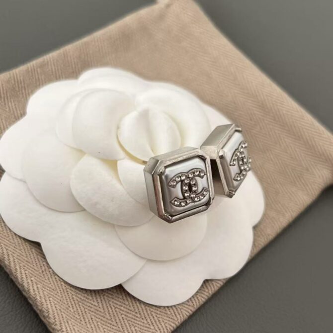 Chanel earrings square(Replica) - Image 4