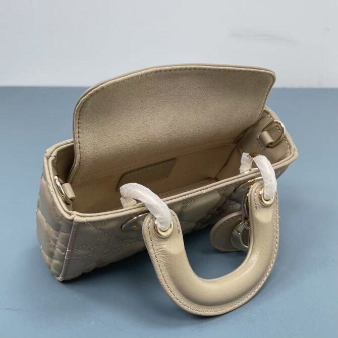 Lady D-Joy Small (Replica) – Image 6