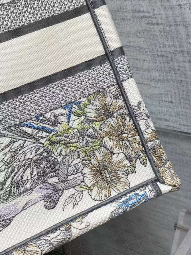 Dior Book Tote Medium(Replica) – Image 6