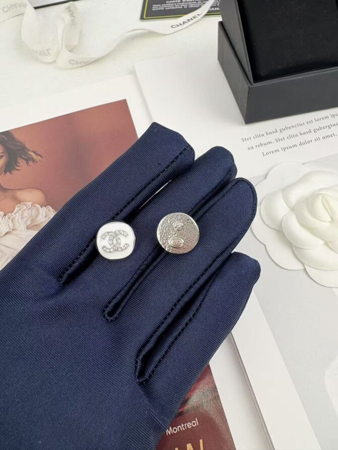 Chanel earrings cc milky(Replica) - Image 5