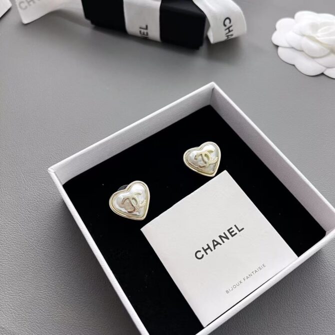 Chanel earrings cc heart(Replica) - Image 4