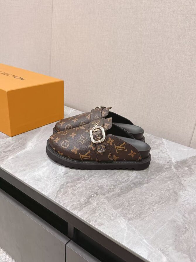Sabot plat LV cosy cuir  (Replica) - Image 4