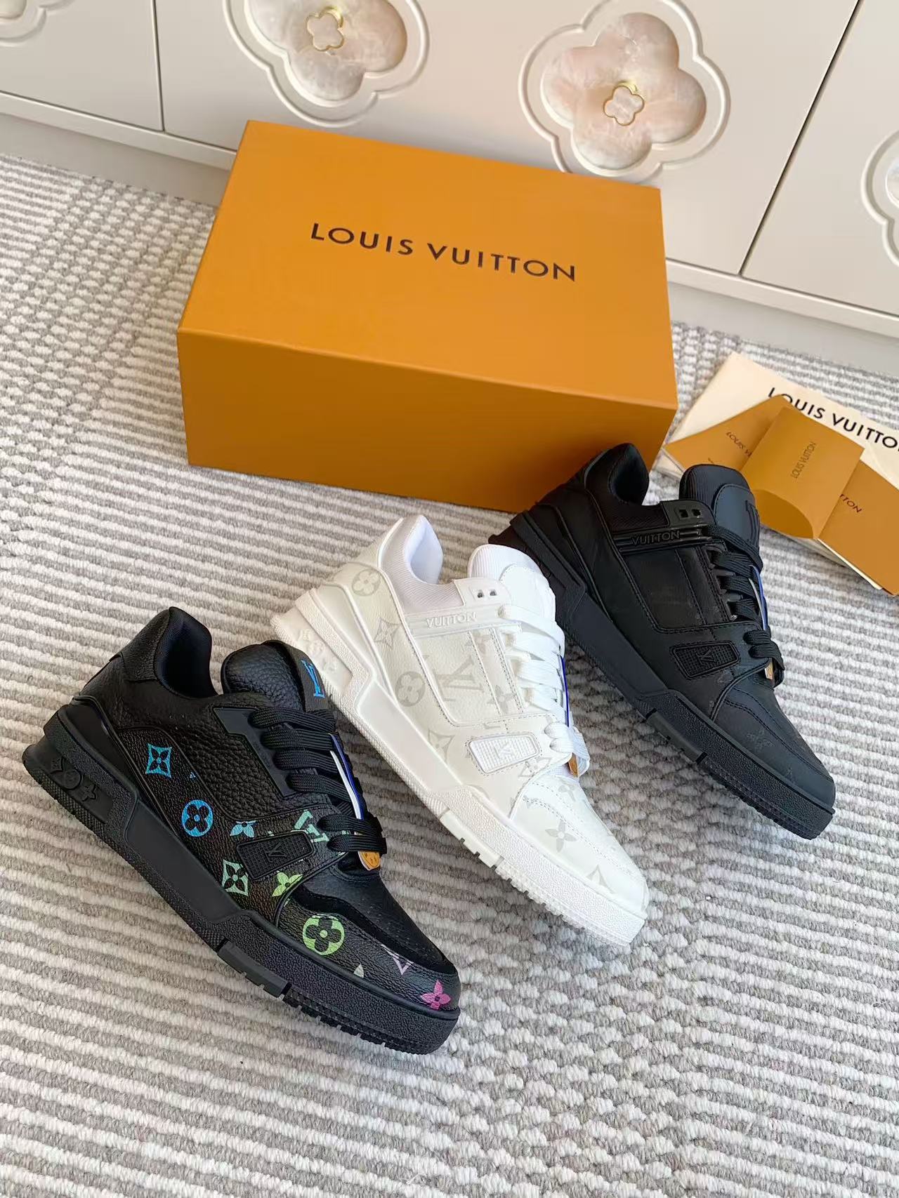 sneakers LV trainer(Replica)