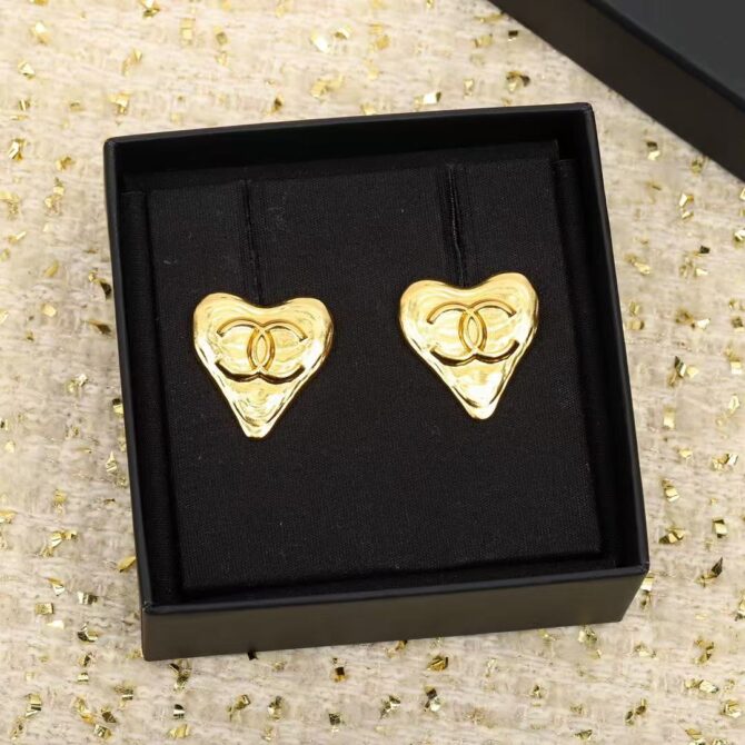 Chanel earrings heart gold(Replica) - Image 2