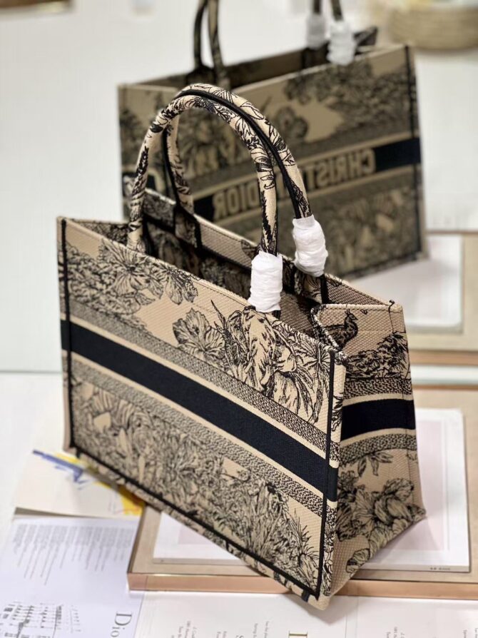 Book tote medium(Replica) – Image 6