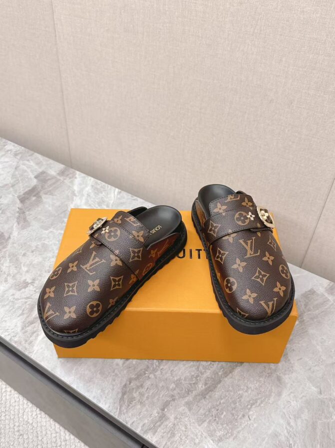 Sabot plat LV cosy cuir  (Replica) - Image 5