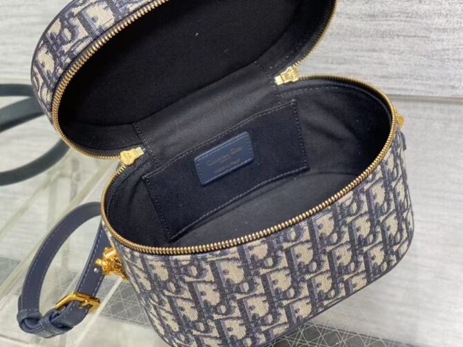 Dior signature vanity  (Replica) - Image 8