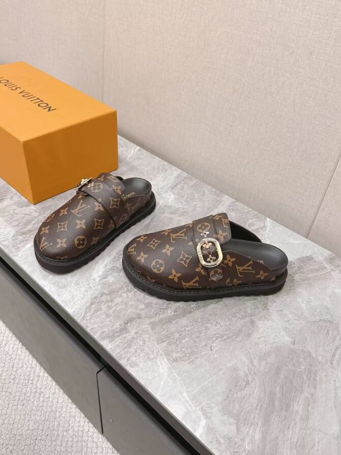 Sabot plat LV cosy cuir  (Replica) - Image 2