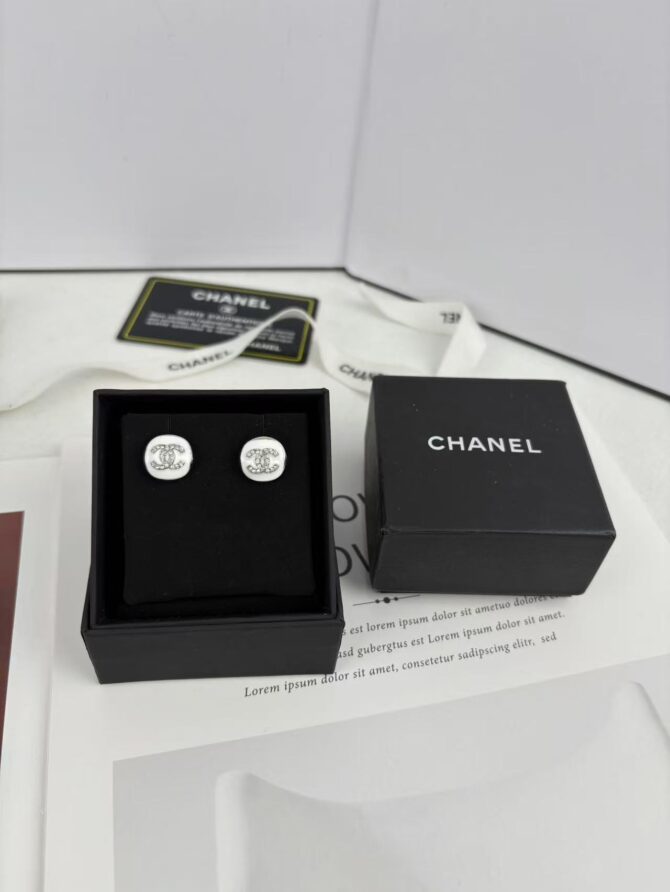 Chanel earrings cc milky(Replica) - Image 6