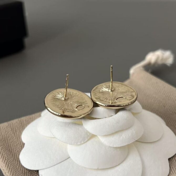Chanel earrings circle black (Replica) - Image 6