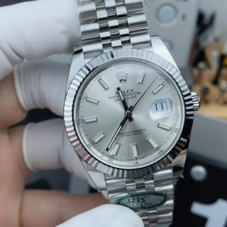 Date just 36 (Replica)