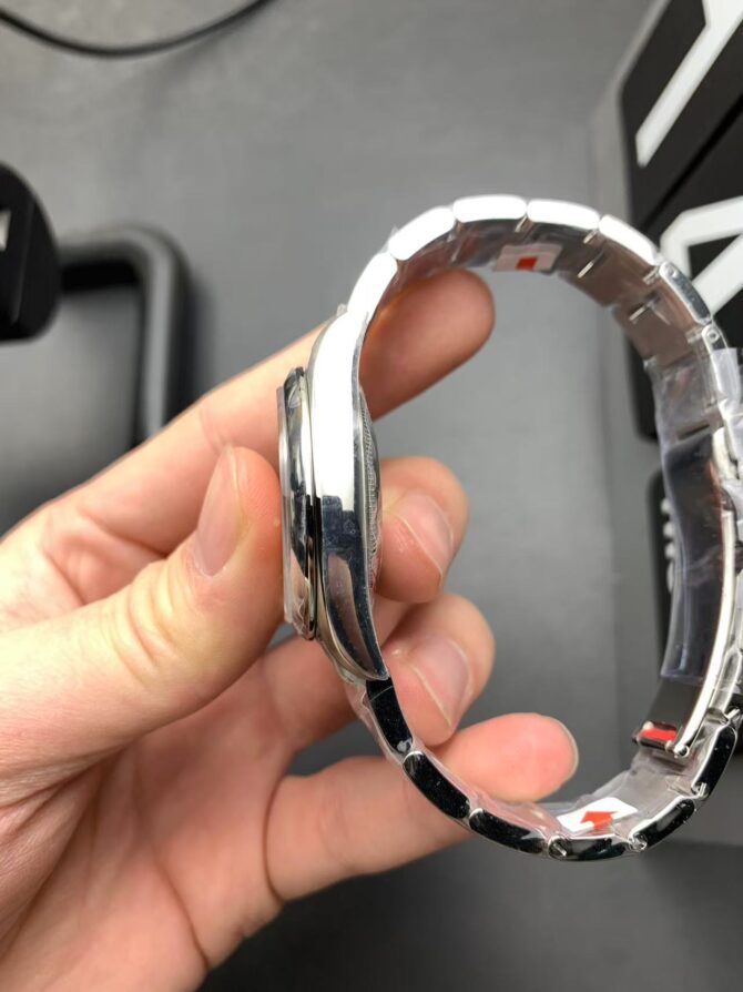 Oyster Perpetual 41 (Replica) – Image 4