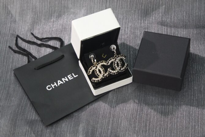 Chanel earrings  (Replica) - Image 6