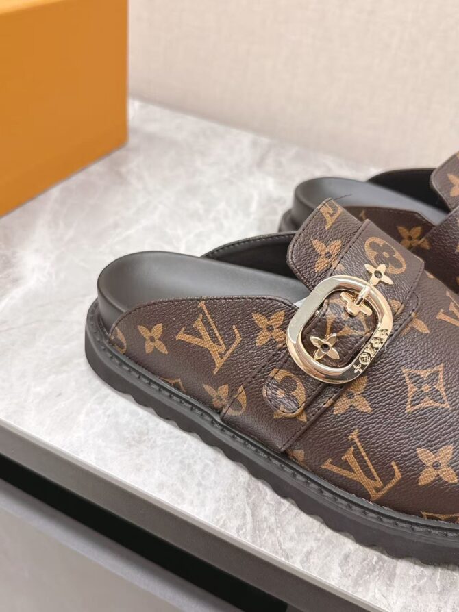 Sabot plat LV cosy cuir  (Replica) - Image 7