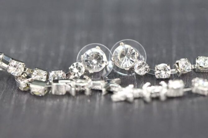 Chanel earrings diamonds star(Replica) - Image 3