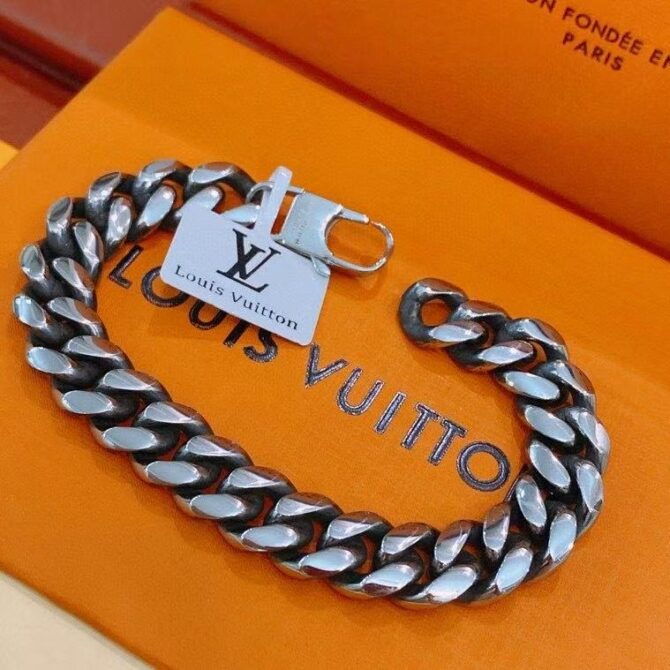 Lv figaro chain (Replica) - Image 4