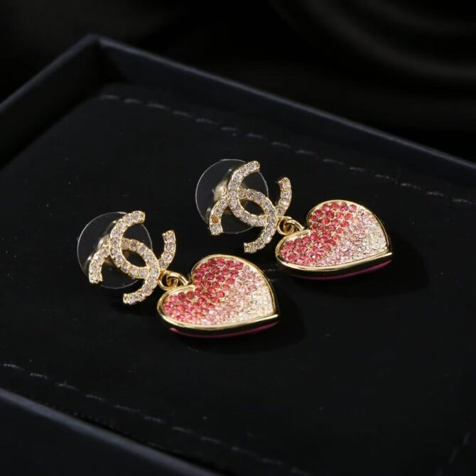 Chanel earrings cc sparkling pink heart sparkling (Replica) - Image 5