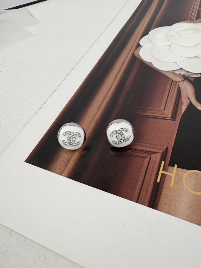 Chanel earrings cc milky(Replica) - Image 2